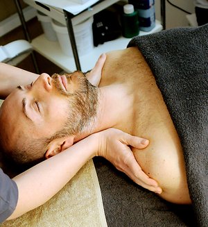 Massage. MeridianMassage2